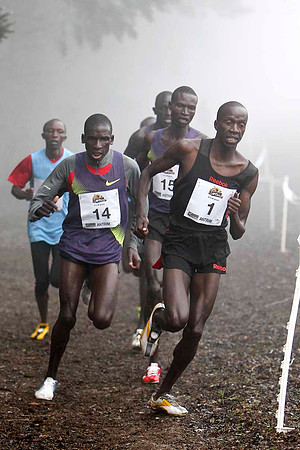 Dennis Masai (14) Ken - 4th in 26.31 & Mike Kigen (14) Ken - Winner in 26.07  - CU2D2806-e