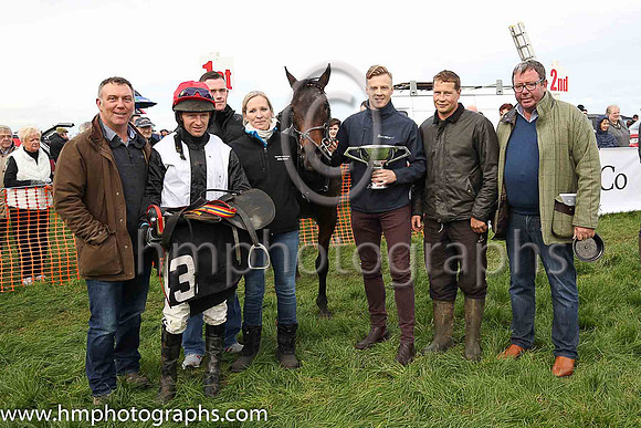 01st IT'LL DO RIGHTLY and N McParlan ( 3 , WHITE,black panel; black sleeves; red cap ) Trainer: Caroline McCaldin,, Owner : Caroline McCaldin Niall McCarthy