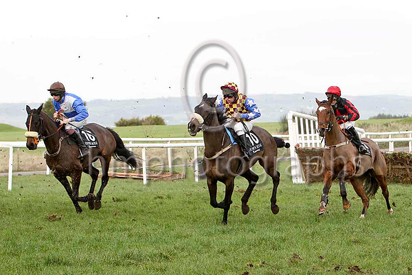 Amigan Lady & A P Heskin - 18th , Robbie Kaydee & B M Cash - 7th & Lightning Rory & N P Madden - 17th - FT8E9179-e