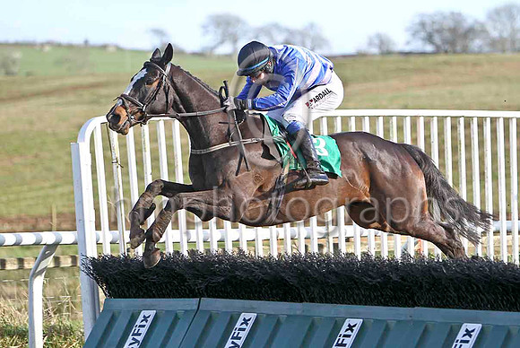 Call Box (3) & Mr B G Crawford - Winner - FT8E9841-e2