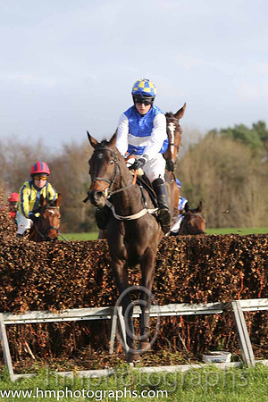 02 Gem And I and J P McKeown - - 02nd (5 ,red  white  yelow stripes ) Trainer - Michael Rice