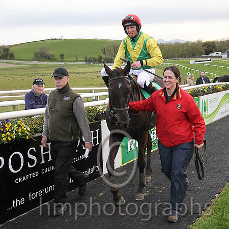 1st Shake It Up ( 7 , emerald green, yellow chevron, red cap ) and Mr J J Codd - Trainer : J T R Dreaper - Owner : Ann  Alan Potts Partnership