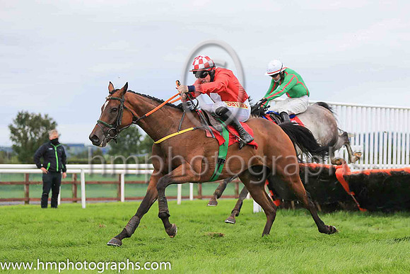 02nd I'm So Busy and S F O?Keeffe?5 ( 8 , green, dark green seams ) Trainer - Mrs J Harrington , Owner - Miss Kate Harrington