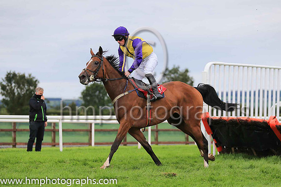08th Arago and S D Torrens ( 5 , yellow, blue seams ) Trainer - M Torrens , Owner - Joseph John Johnston