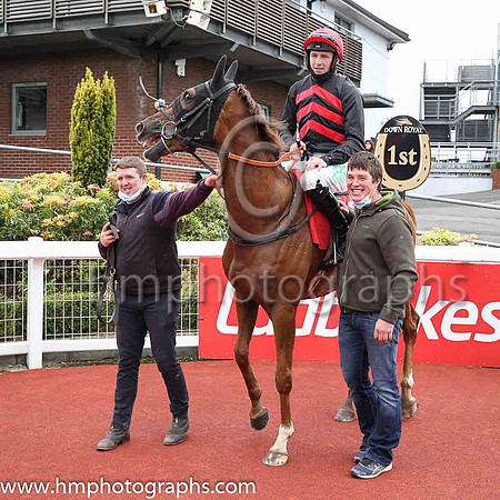 01st Mig Des Taillons and Mr D G Lavery ( 3 , red, black hoops ) Trainer - Patrick Turley , Owner - P L Polly  Mrs Patrick Turley