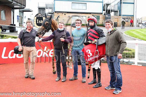 01st Mig Des Taillons and Mr D G Lavery ( 3 , red, black hoops ) Trainer - Patrick Turley , Owner - P L Polly  Mrs Patrick Turley
