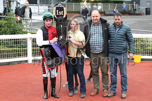 01st Blackcastle Storm (5 , red and black hlvds ) Jockey: J Coen(5) , Trainer: Matthew J Smith