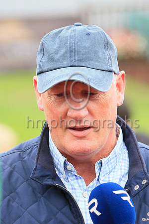 01st Sceolan (8 , white, bue stars ) Jockey: W J Lee , Trainer: W McCreery