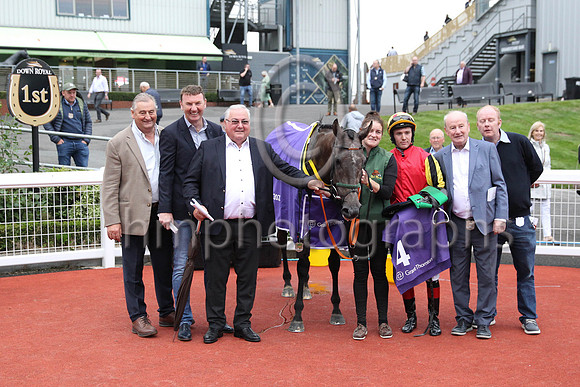01st Sheishybrid (4 , red and white diamonds ) Jockey: C T Keane , Trainer: Noel Meade