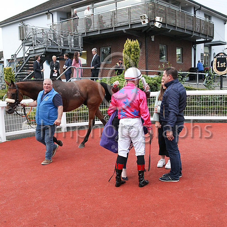 01st Sign From Above (4 , pink, blue stars ) Jockey: Sam Ewing(3) , Trainer: Peter Fahey