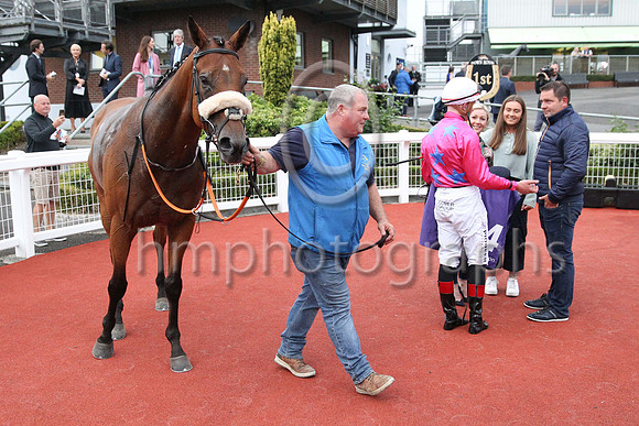 01st Sign From Above (4 , pink, blue stars ) Jockey: Sam Ewing(3) , Trainer: Peter Fahey