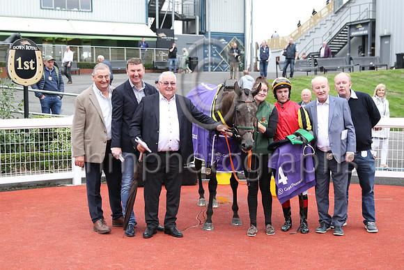 01st Sheishybrid (4 , red and white diamonds ) Jockey: C T Keane , Trainer: Noel Meade