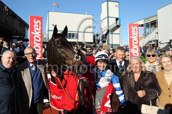 01st Frodon and Bryony Frost ( 2 , blue, white chevron ) Trainer - P F Nicholls , Owner - P J Vogt