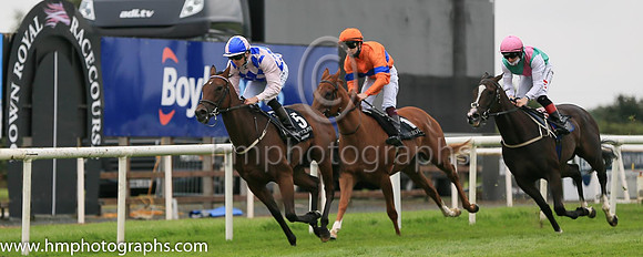 01st Pearl Palinka and O J Orr ( 5 , Blue  and pink diamonds ) Trainer - D K Weld , Owner - Mrs Noeleen McCreevy