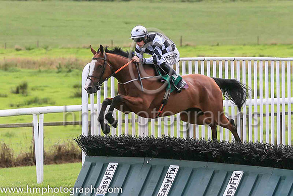 01st Clondaw Hollow and B Hayes ( 1 , black  and white diamonds ) Trainer - J C McConnell , Owner - Derek Kierans
