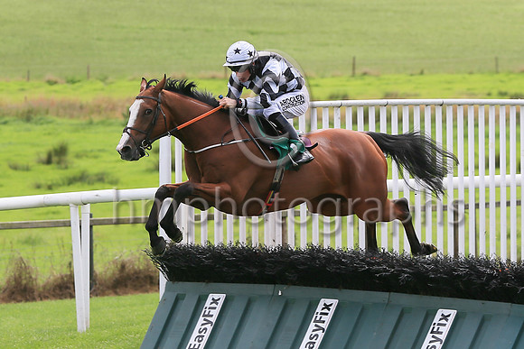01st Clondaw Hollow and B Hayes ( 1 , black  and white diamonds ) Trainer - J C McConnell , Owner - Derek Kierans