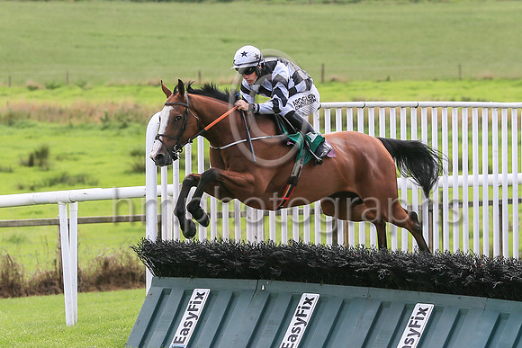 01st Clondaw Hollow and B Hayes ( 1 , black  and white diamonds ) Trainer - J C McConnell , Owner - Derek Kierans