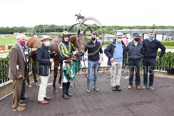 01st Favori Logique and S OCallaghan7 ( 2 , dark blue, yellow chevron ) Trainer - R OSullivan , Owner - Patrick Anthony Burke