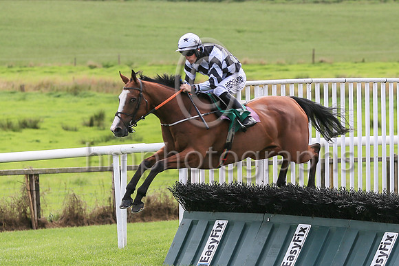 01st Clondaw Hollow and B Hayes ( 1 , black  and white diamonds ) Trainer - J C McConnell , Owner - Derek Kierans
