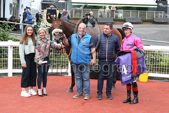 01st Sign From Above (4 , pink, blue stars ) Jockey: Sam Ewing(3) , Trainer: Peter Fahey