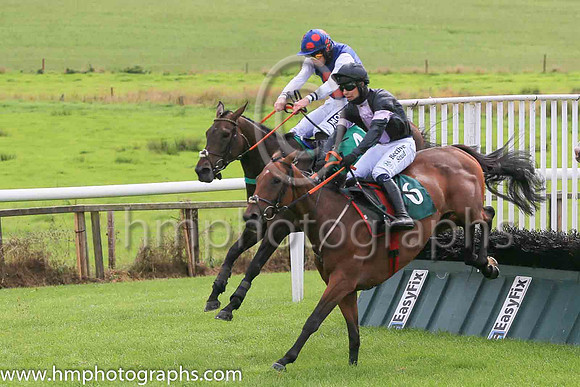 02nd Hurricane Georgie and J C Gainford5 ( 6 , black, mauve panel ) Trainer - Mrs D Foster , Owner - Pioneer Racing
