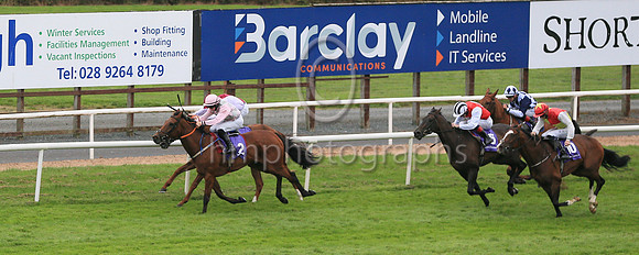 01st Silent Performance and James J Doyle ( 2 , Pink  and grey diamonds ) Trainer - D Hogan , Owner - T Egan  M Caplice