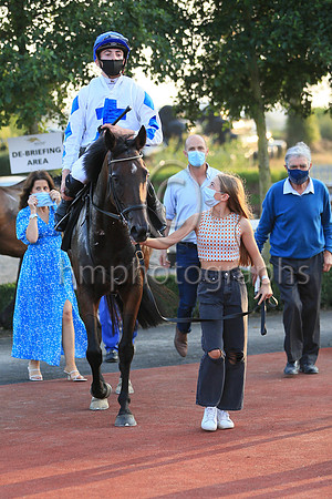 01st Hi Stranger  and ( 1 , white, bue cross ) Trainer - J E Kiely , Owner - Brian Gleeson