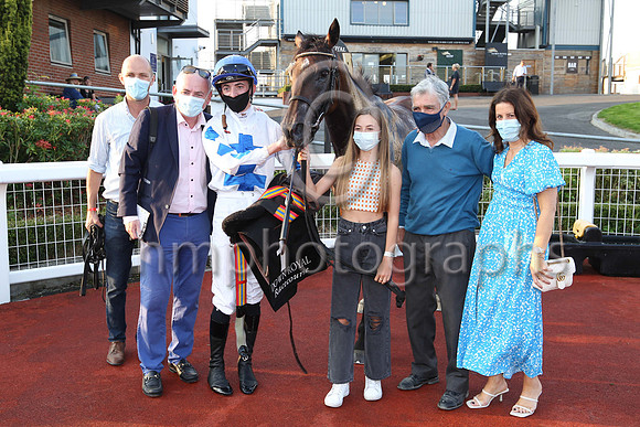 01st Hi Stranger  and ( 1 , white, bue cross ) Trainer - J E Kiely , Owner - Brian Gleeson