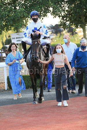 01st Hi Stranger  and ( 1 , white, bue cross ) Trainer - J E Kiely , Owner - Brian Gleeson