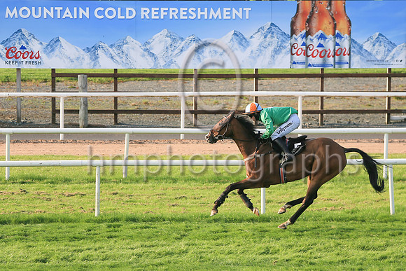 01st Mon Storm  and ( 5 , light green, white diamond ) Trainer - V Wilson , Owner - Victor Wilson