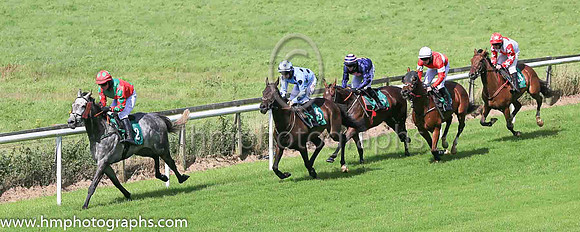 01st Western Run and J M Moore ( 6 , light blue, dark blue spots ) Trainer - G P Cromwell , Owner - North Star Syndicate