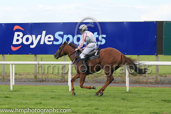 10th Queens Carriage and M C Hussey ( 7 , Grey, pink diamoands ) Trainer - Kevin Coleman , Owner - Kim Coleman