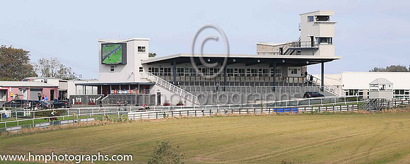 01st Fancy Foundations and  J Kennedy ( 4 , Red, white diamond ) Trainer - G Elliott , Owner - Andrew Brown  Gemma Brown