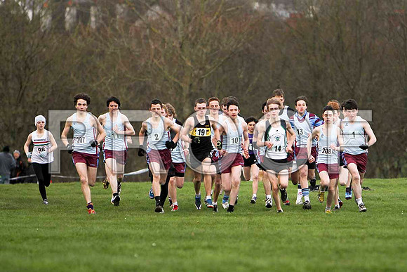 The start of the Under 17 Race - FT8E7315-e