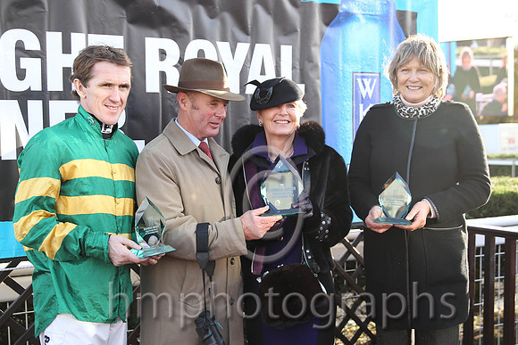 01 AP McCoy, Owner Reps & Mrs J Harrington - CU2D9002-2