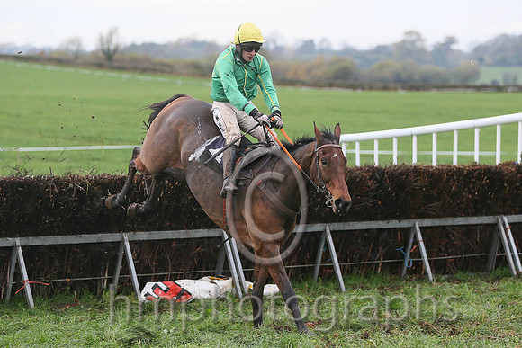 01st BORUING UP A STORM and B O'Neill ( 4 , GREEN; green,yellow seams sleeves; yellow cap ) Trainer: J.P. Brennan,, Owner : Marie Brennan