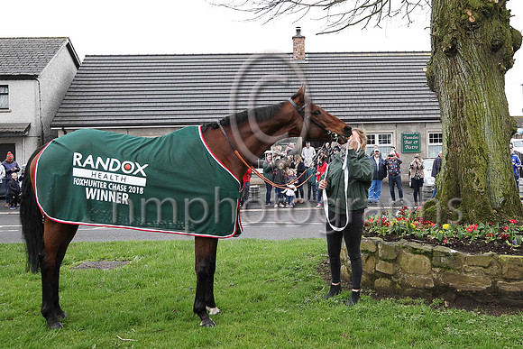 Balnaslow and groom Sophie Bell in from of Teewdies Bar and Bistro in Parkgate - FT8E3374