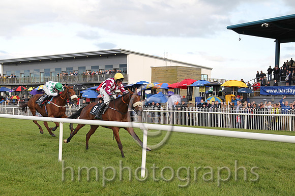 01st Medinah Gold ( 8 , red and white stripes ) and R.M. Power - Trainer : Peter Fahey - Owner : Festival Dreamers Syndicate