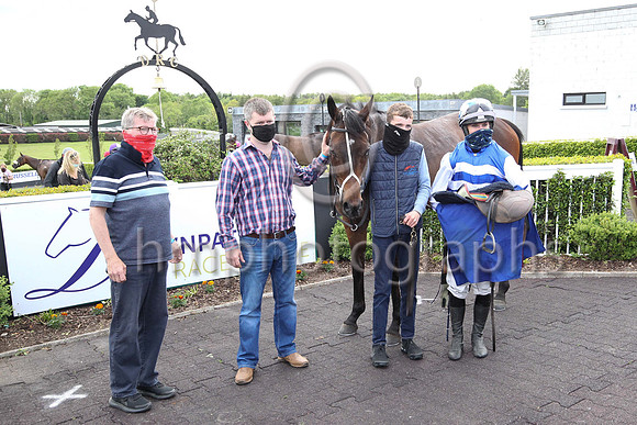 01st Biko Miss M O'Sullivan ( 2 , blue  white hoops ) Trainer - P Martin , Owner - E Duignan
