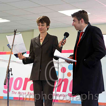 Lesley Graham - Channel 4 Racing Presenter & Tonny Kenny - William Hill - FT8E4387-e2