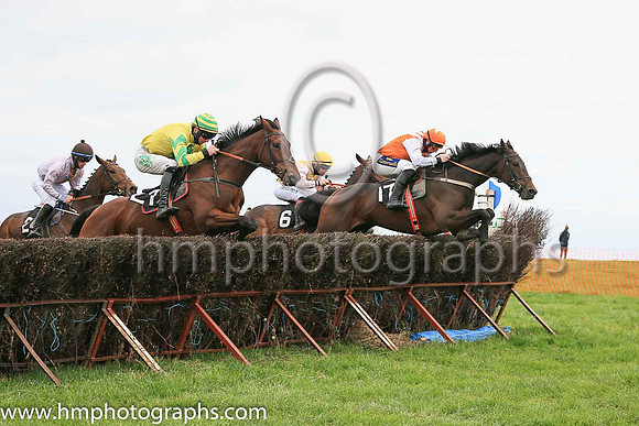 02nd GARDE DES CHAMPS and J J Codd ( 17 , ORANGE,white epaulettes; white sleeves; orange cap,white star ) Trainer: Denis Paul Murphy,, Owner : Denis Paul Murphy