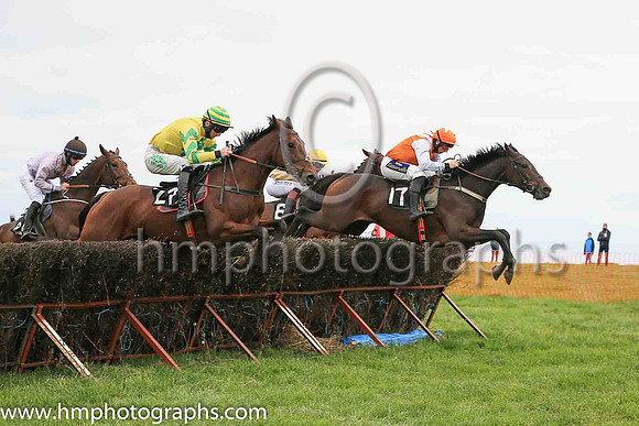 02nd GARDE DES CHAMPS and J J Codd ( 17 , ORANGE,white epaulettes; white sleeves; orange cap,white star ) Trainer: Denis Paul Murphy,, Owner : Denis Paul Murphy