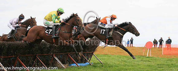 06th MY ROCKSTAR and D G Lavery ( 27 , YELLOW,green cross of lorraine; yellow sleeves,green chevrons; yellow  green hooped cap ) Trainer: Patrick Eugene Turley,, Owner : Mary Kelly