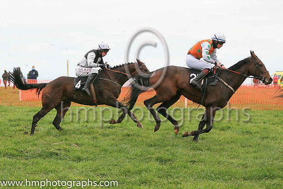 01st GORTMILLISH (FR) and Derek O'Connor ( 4 ,Antrim (H)- BLACK  WHITE QTD; black  white hlvd sleeves; white cap ) Trainer: Colin S. McKeever,, Owner : W.W. Dennison