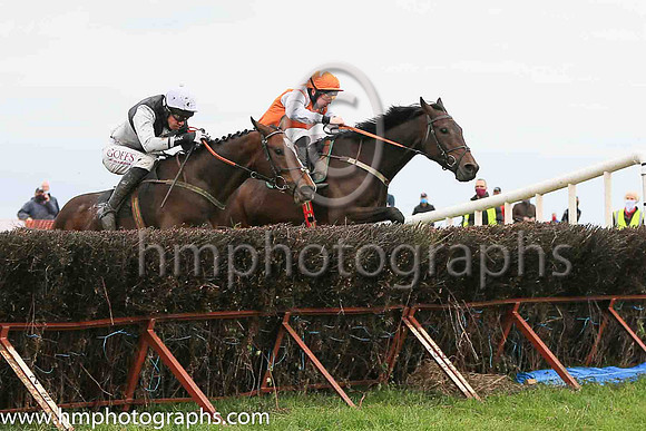 01st GORTMILLISH (FR) and Derek O'Connor ( 4 ,Antrim (H)- BLACK  WHITE QTD; black  white hlvd sleeves; white cap ) Trainer: Colin S. McKeever,, Owner : W.W. Dennison