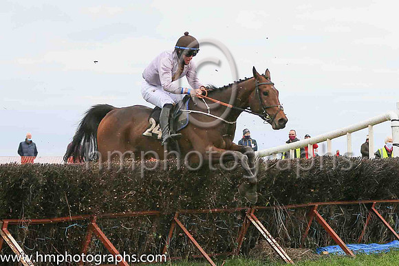 04th DO NO WRONG and M J Sweeney ( 24 , PINK,brown panel; pink sleeves; brown cap ) Trainer: Graham McKeever,, Owner : Graham McKeever