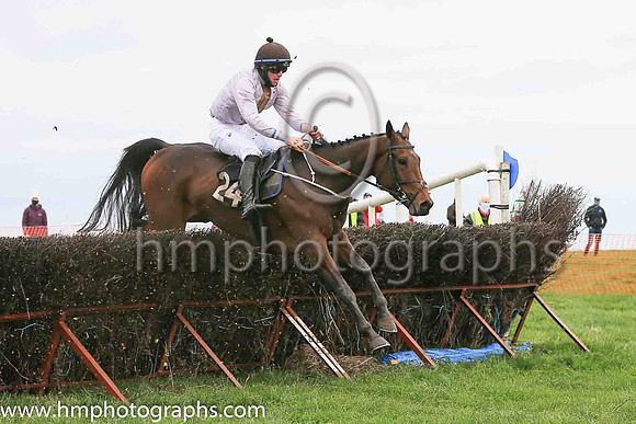 04th DO NO WRONG and M J Sweeney ( 24 , PINK,brown panel; pink sleeves; brown cap ) Trainer: Graham McKeever,, Owner : Graham McKeever