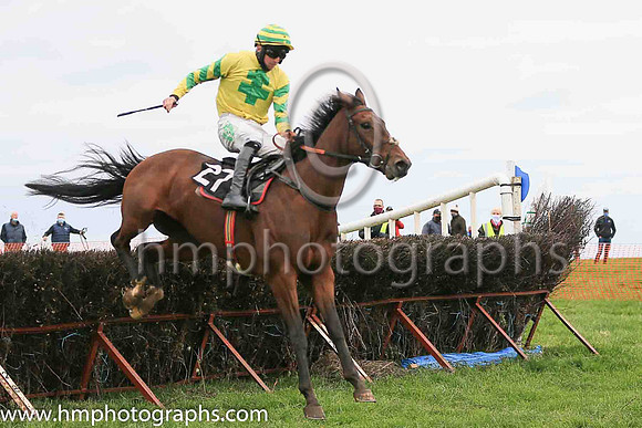 06th MY ROCKSTAR and D G Lavery ( 27 , YELLOW,green cross of lorraine; yellow sleeves,green chevrons; yellow  green hooped cap ) Trainer: Patrick Eugene Turley,, Owner : Mary Kelly