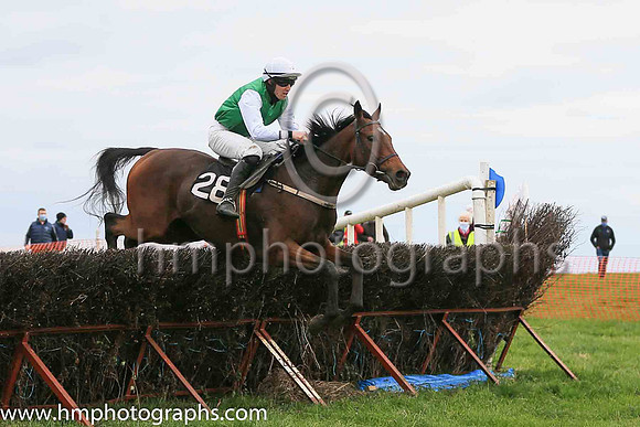 07th SWEET BEAT and O M'Gill ( 28 , EMERALD GREEN; white sleeves; white cap ) Trainer: Gary McGill,, Owner : Oran McGill