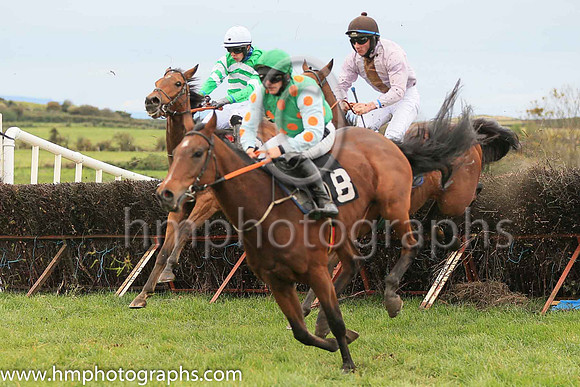 03rd PRESENTING JEREMY and R James ( 8 , EMERALD GREEN,orange spots; white sleeves,orange spots; emerald green cap ) Trainer: Donnchadh Doyle,, Owner : Syndicate Monbeg